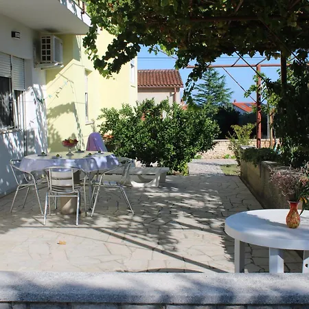 Valentina Σπίτι διακοπών Ližnjan